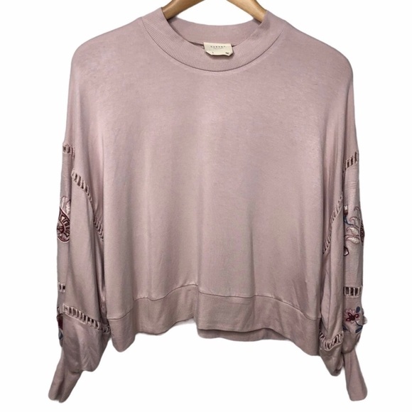 Francesca's Collections Tops - Harper Heritage Francesca’s Floral Embroidered Top Pink Size Small TN245-Z00